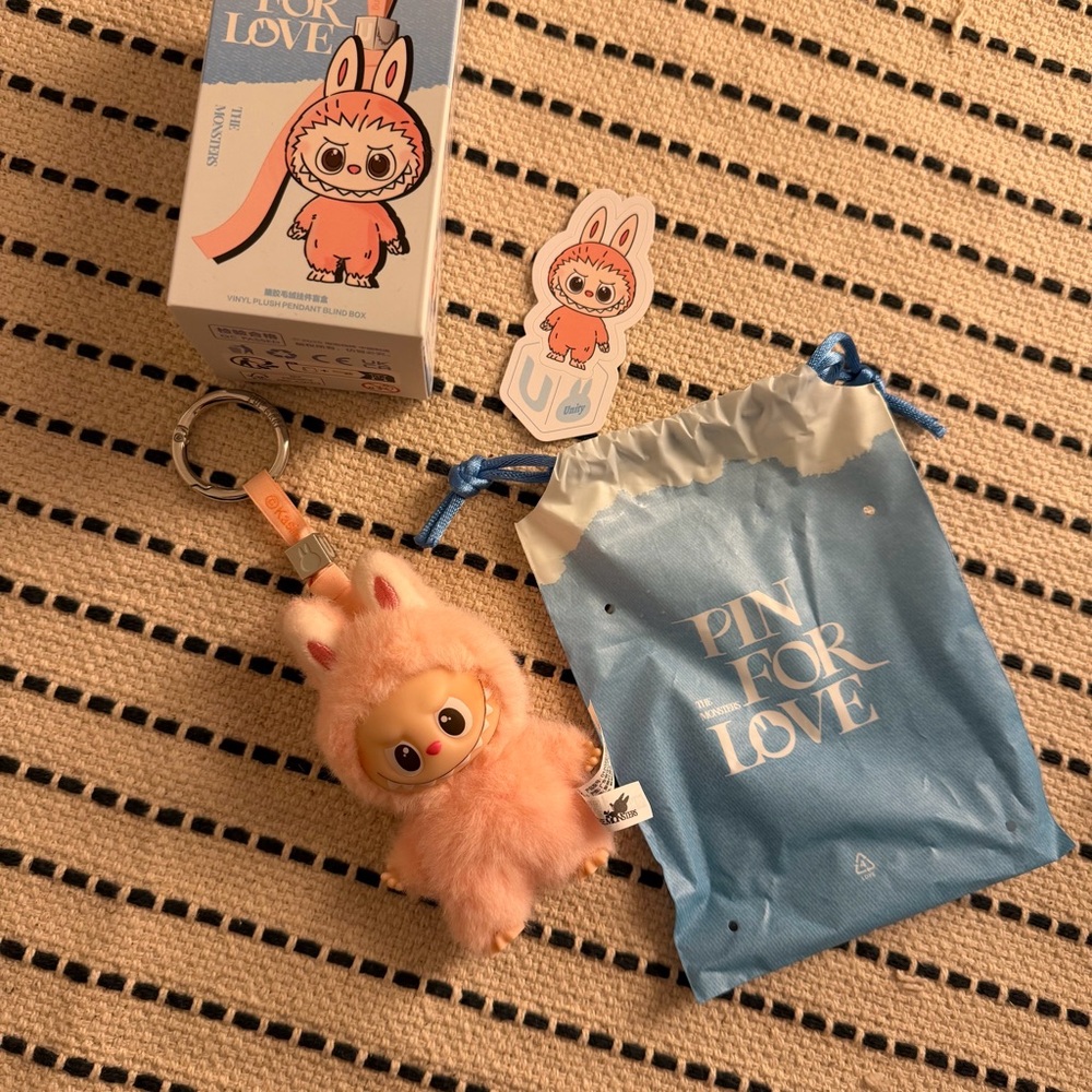 Pop Mart Pin for Love Letter U Pink Labubu